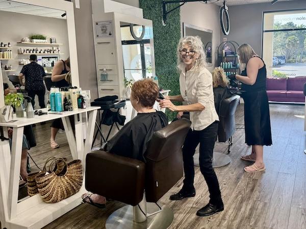 Robin Master Haircutter in Naples FL - Haircut Specialist